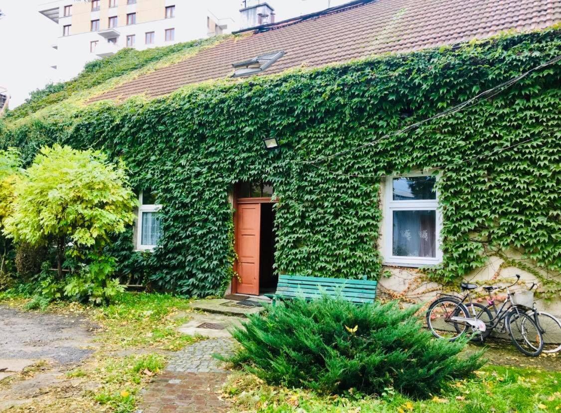 Apartment In Ivy Covered House, Near Old Town Krakow Bagian luar foto